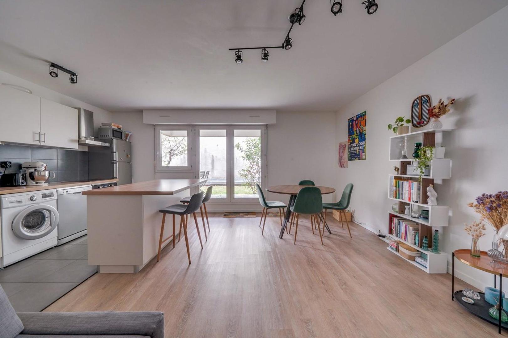 Apartament Pleasant Flat In Bordeaux With Terrace And Parking Zewnętrze zdjęcie